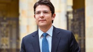 Precandidato de Colombia sobrevive tras cirugía