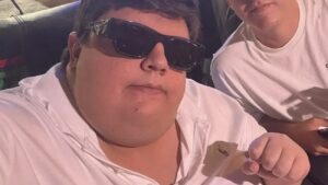 Influencer mexicano pierde cerca de 2 millones de pesos por apostarle a Canelo Álvarez