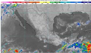 Frente frío 12 provoca lluvias intensas y fuertes vientos en el sureste de México