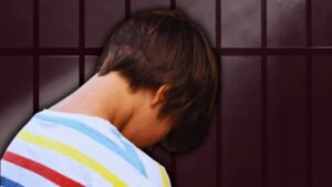 A partir de los 13 años de edad, menores que cometan asesinatos o atentados irán a la cárcel