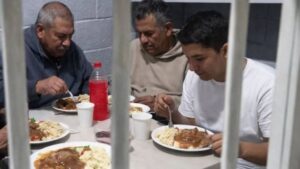 Definen menú para presos de centros penitenciarios en Morelos