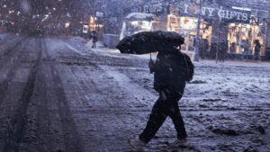 Nueva York decreta toque de queda por tormenta invernal histórica