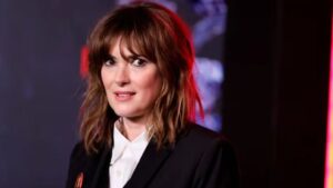 Winona Ryder se suma al elenco de la tercera temporada de ‘Merlina’.
