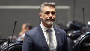 Morena abre procedimiento contra Sergio Mayer por participar en La Casa de los Famosos