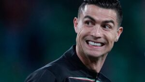 Cristiano Ronaldo huye a Madrid en su avión tras el ataque en Riad