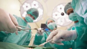 Cirugía robótica revoluciona la oncología en el Incan