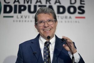 Ricardo Monreal propone prohibir publicidad sin consentimiento de usuarios