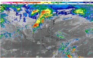 Frente Frío 43 desata lluvias, vientos extremos y riesgos de tornados en el país