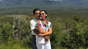 Christian Nodal presume romántica foto con Ángela Aguilar y desmiente rumores de separación: “Contigo me aplaqué”