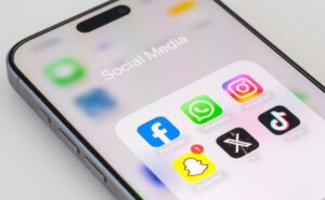 Reino Unido prohibirá el uso de redes sociales a menores de 16 años