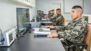 SEP ordena cierre de todas las escuelas militarizadas