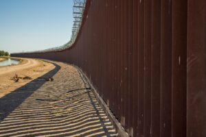 El muro de Donald Trump podrá avanzar en tierras indígenas frente a Sonora: un juez rechazó detenerlo