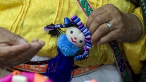 Demandan protección laboral para mujeres artesanas: solo 2.4 por ciento tiene seguro social