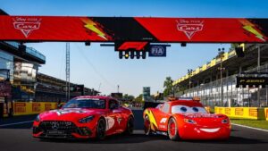 Rayo McQueen llega a la Fórmula 1 para celebrar los 20 años de Cars