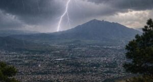 Huracán Polo continuará desplazándose al suroeste de las costas de Jalisco.