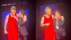 Robbie Williams sorprende al invitar a Omar Chaparro a su concierto en CdMx; cantaron juntos tras 20 años