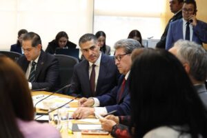 Harfuch reporta 33 detenidos por asesinato de Carlos Manzo; FGR decidirá si atrae el caso