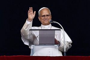 Papa León XIV sigue su recuperación en el Vaticano y presidirá el miércoles la audiencia general