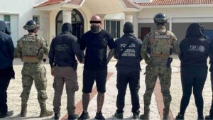 Detienen en Cancún a presunto líder de los Hells Angels
