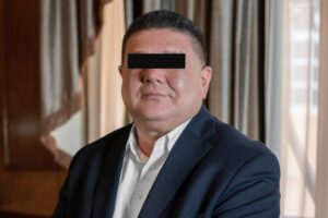 Vinculan a proceso a César Jáuregui por ejercicio ilegal del servicio público