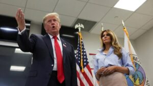 Donald Trump vota de forma anticipada, junto a Melania, en Palm Beach para las intermedias: “No es normal lo que he hecho”